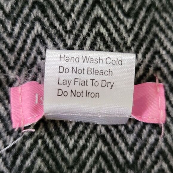 Isaac Mizrahi Herr Blanket Scarf • Black & Blush Pink• NWT - Picture 8 of 8